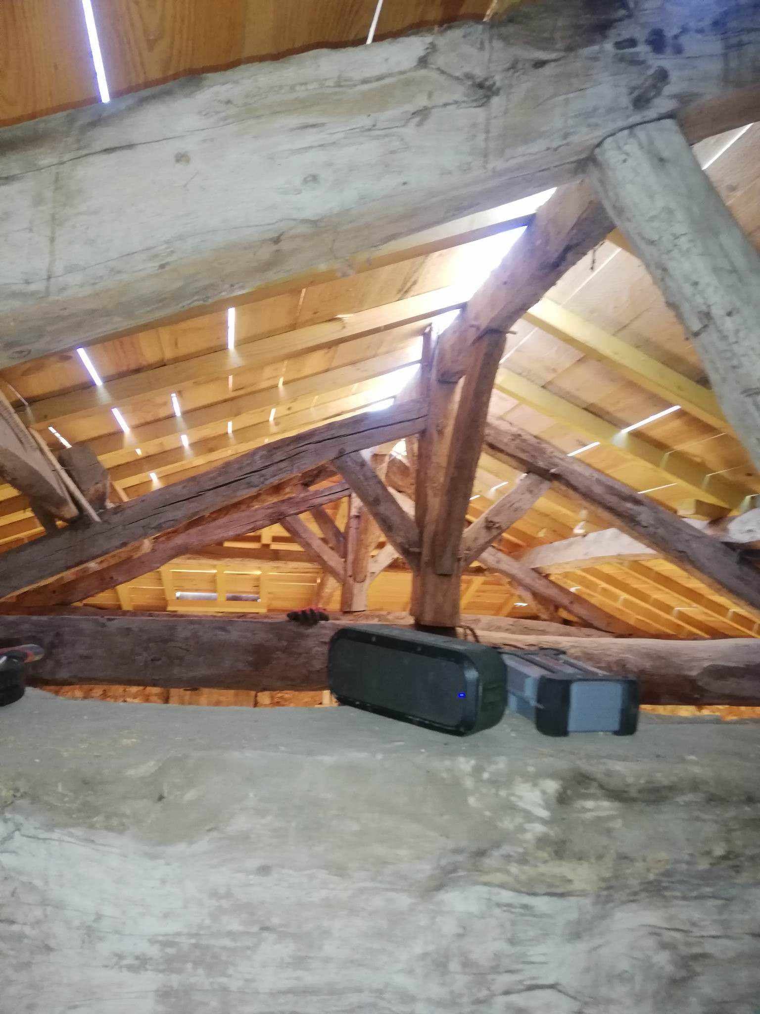 Dépose et repose charpente avec couverture pendant le chantier